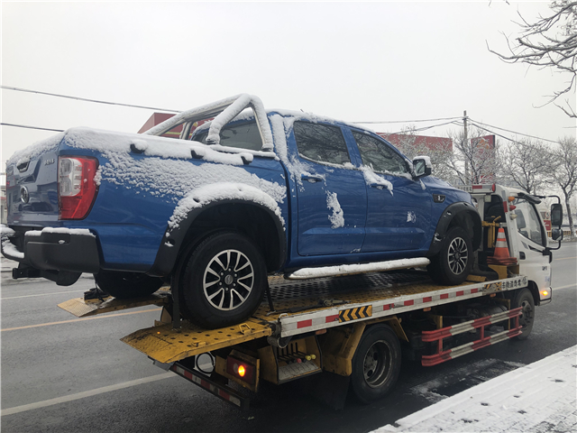 北京市區交通道路拯救拖車